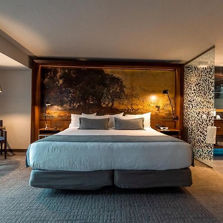 Hotel Cumbres Lastarria Santiago Ngoại thất bức ảnh A suite at the hotel