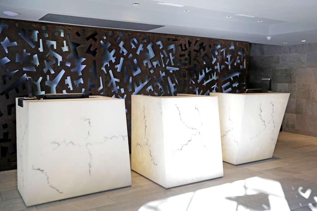 Hotel Cumbres Lastarria Santiago Ngoại thất bức ảnh Reception desk