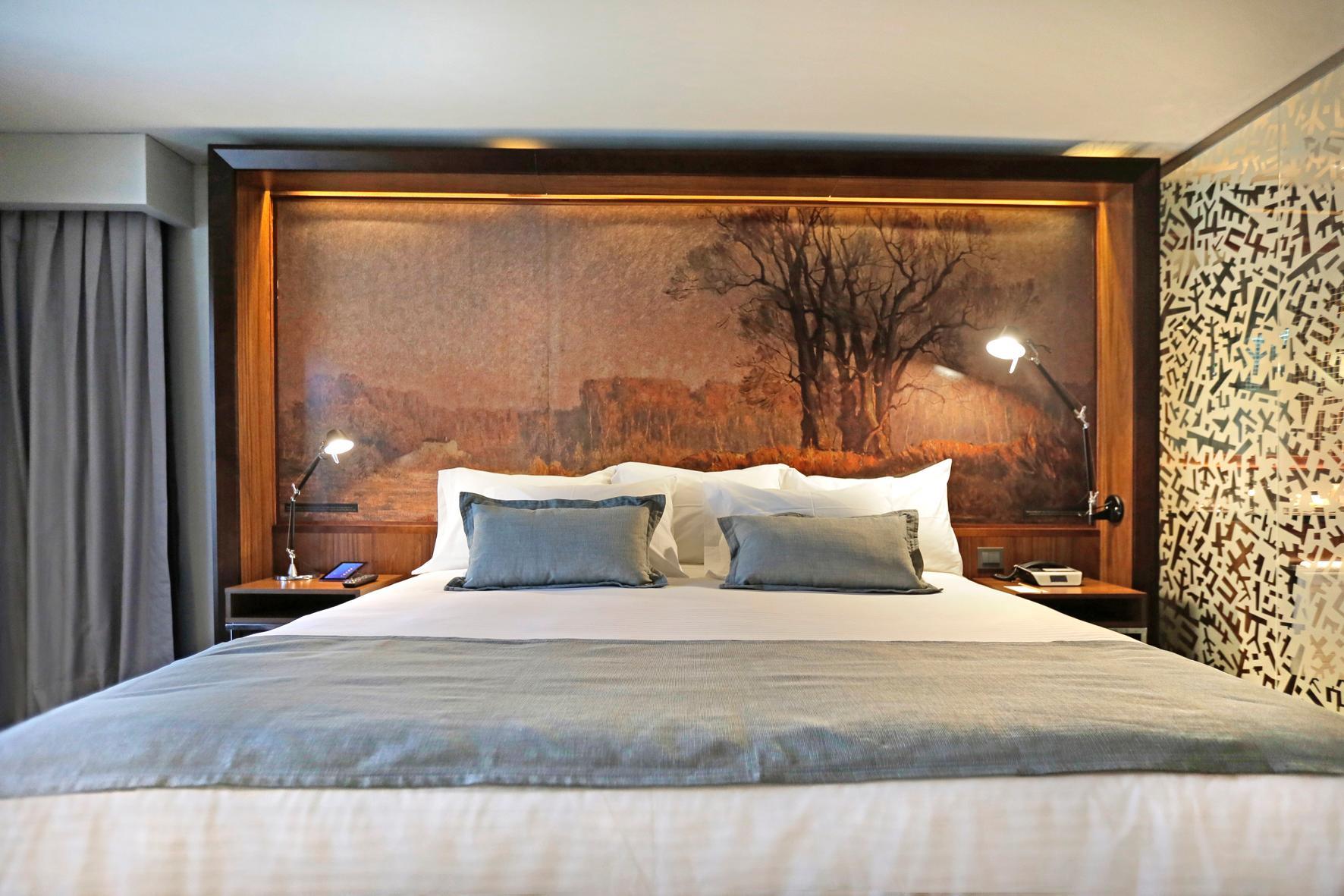Hotel Cumbres Lastarria Santiago Ngoại thất bức ảnh A bedroom at the hotel
