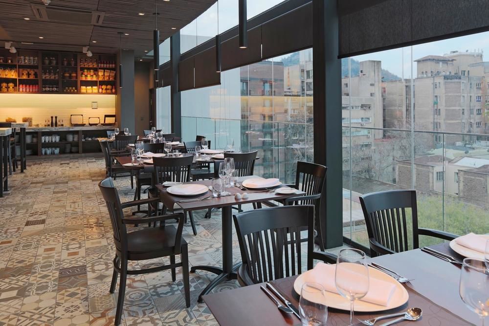 Hotel Cumbres Lastarria Santiago Ngoại thất bức ảnh The restaurant