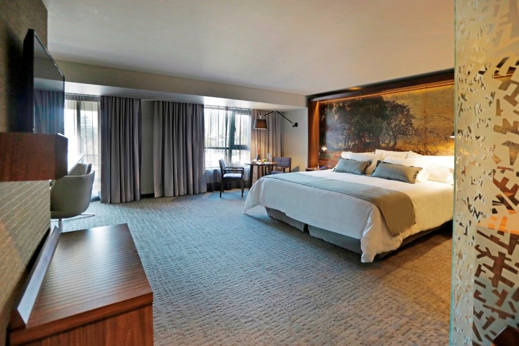 Hotel Cumbres Lastarria Santiago Ngoại thất bức ảnh A guest room at the Hotel Zags