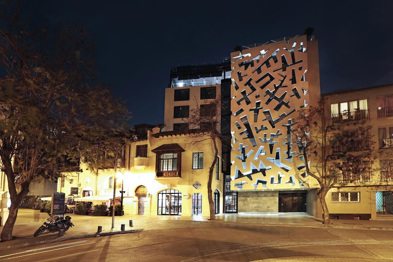Hotel Cumbres Lastarria Santiago Ngoại thất bức ảnh The building at night
