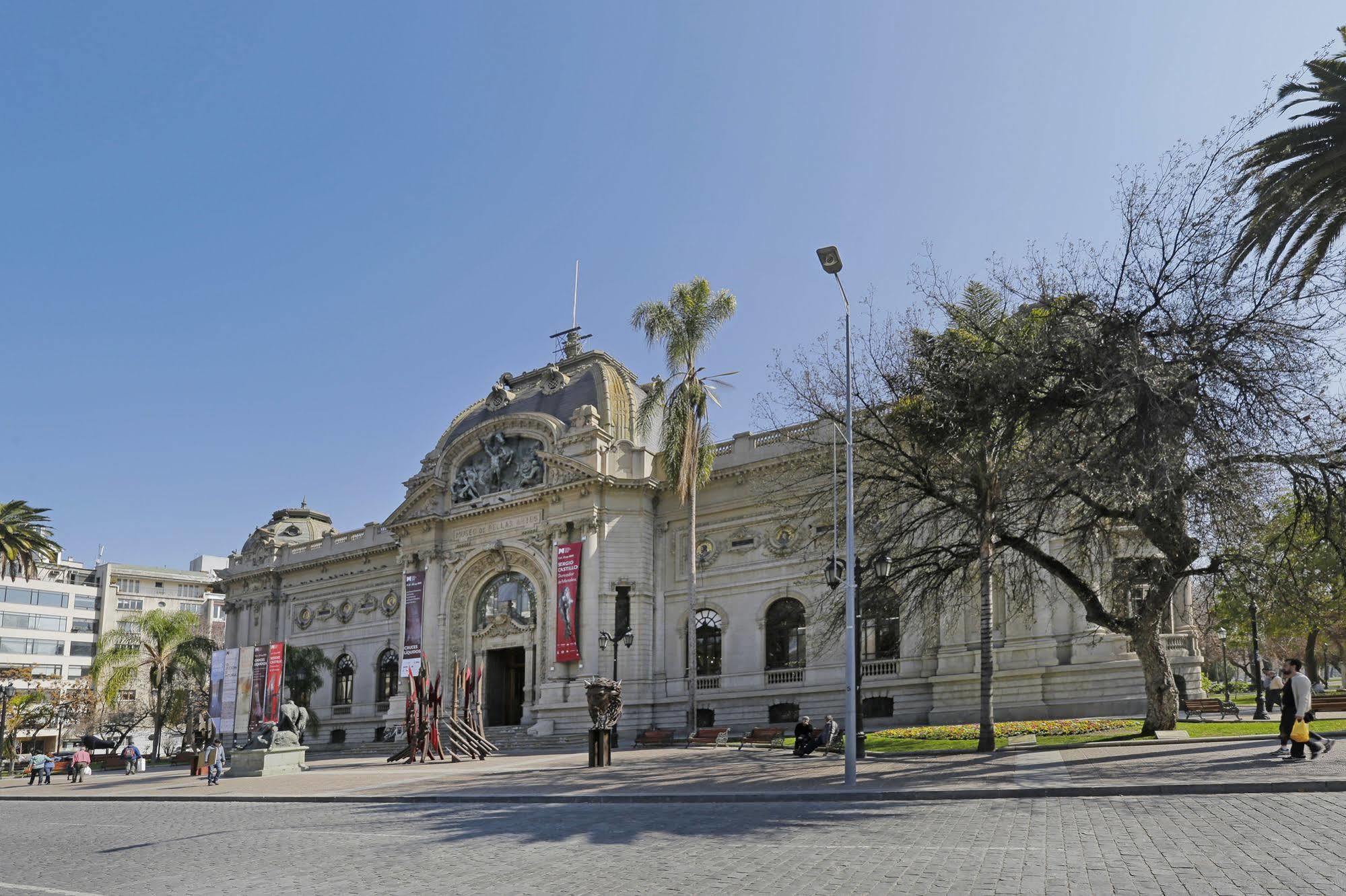 Hotel Cumbres Lastarria Santiago Ngoại thất bức ảnh Museo de Arte Español Enrique Larco Herrera